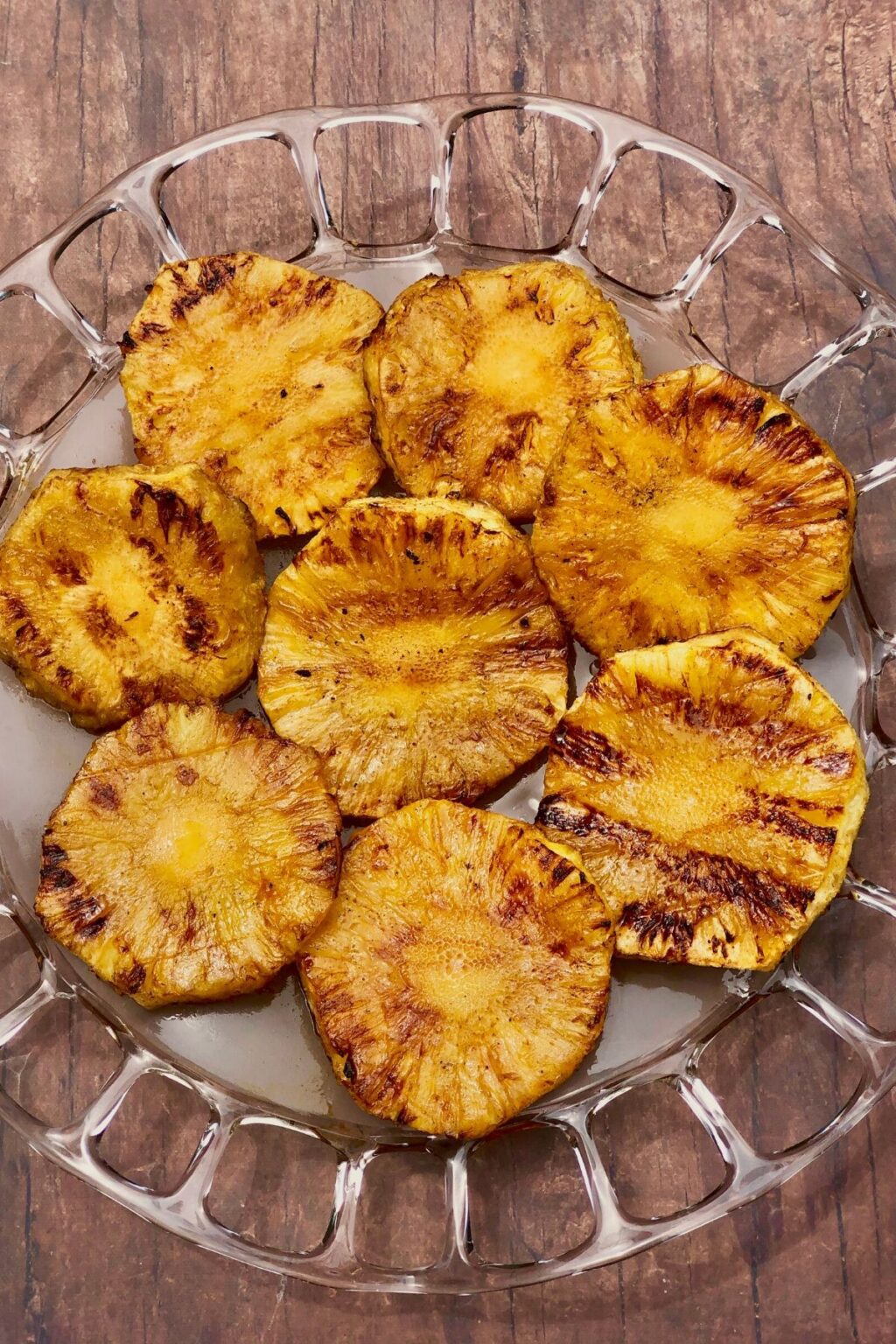 Healthy Grilled Pineapple Slices with Balsamic & Cinnamon HOORAH to